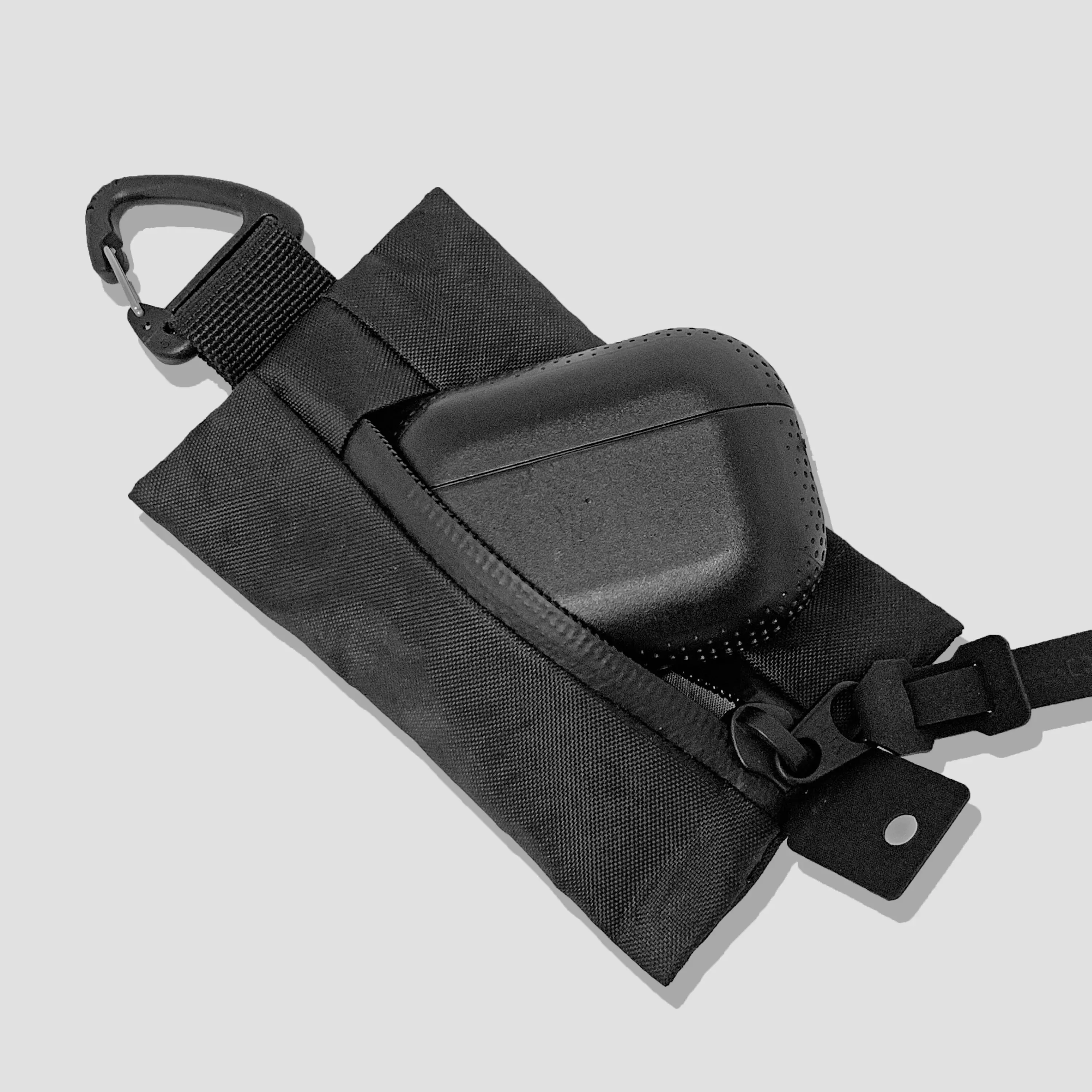 Code of Bell Annex Zip L - Zipper Case