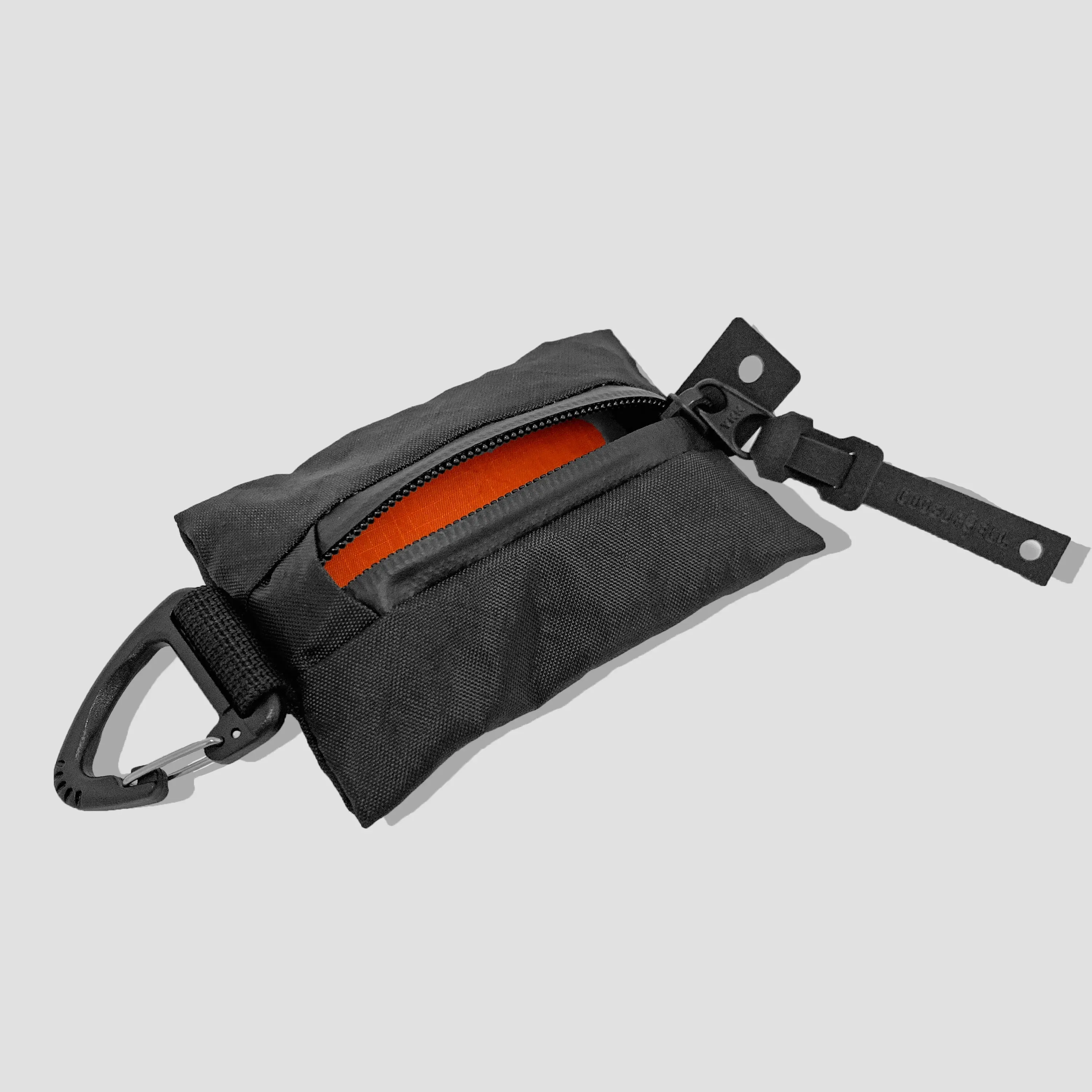 Code of Bell Annex Zip L - Zipper Case