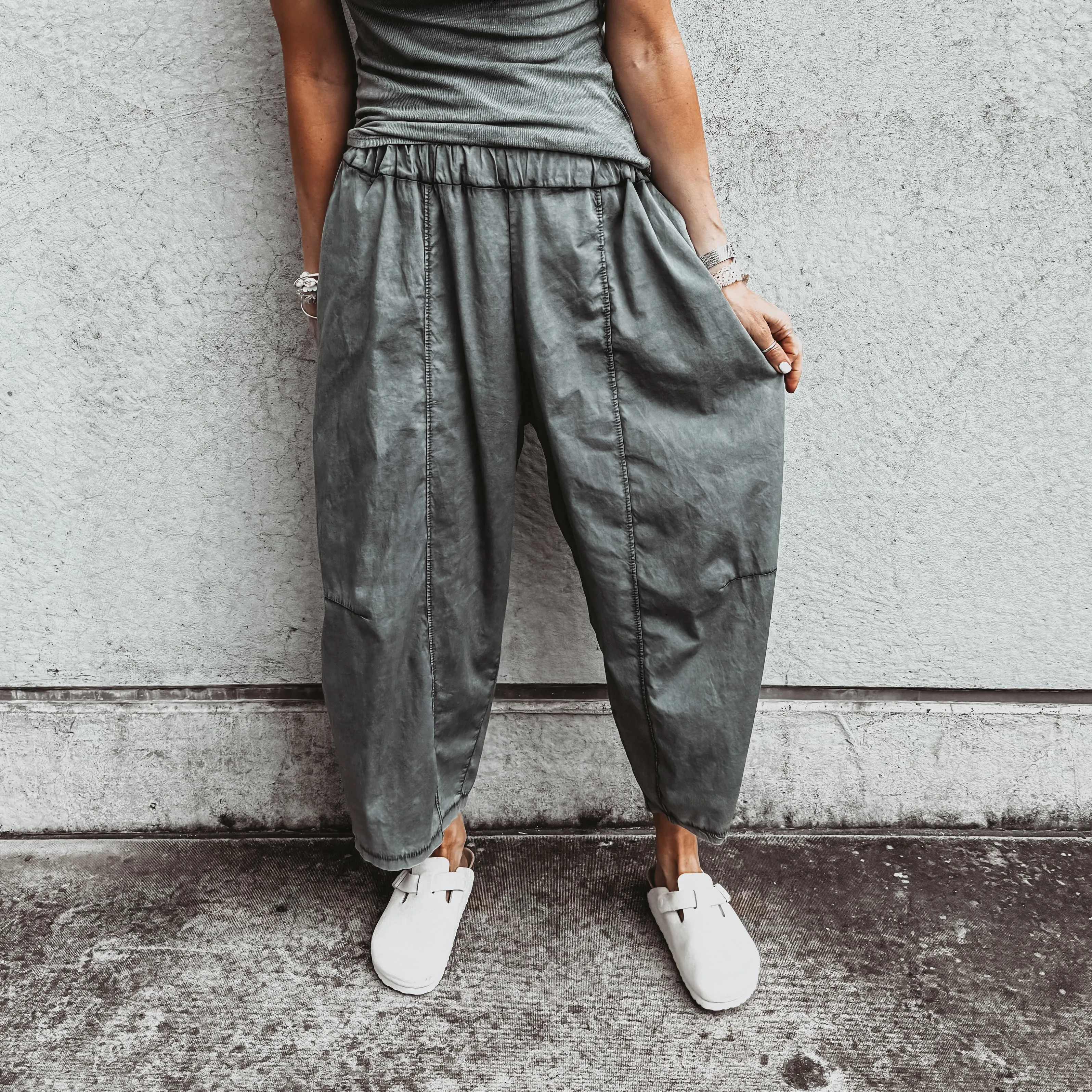 IBIZA TOWN parachute pants CHARCOAL GREY