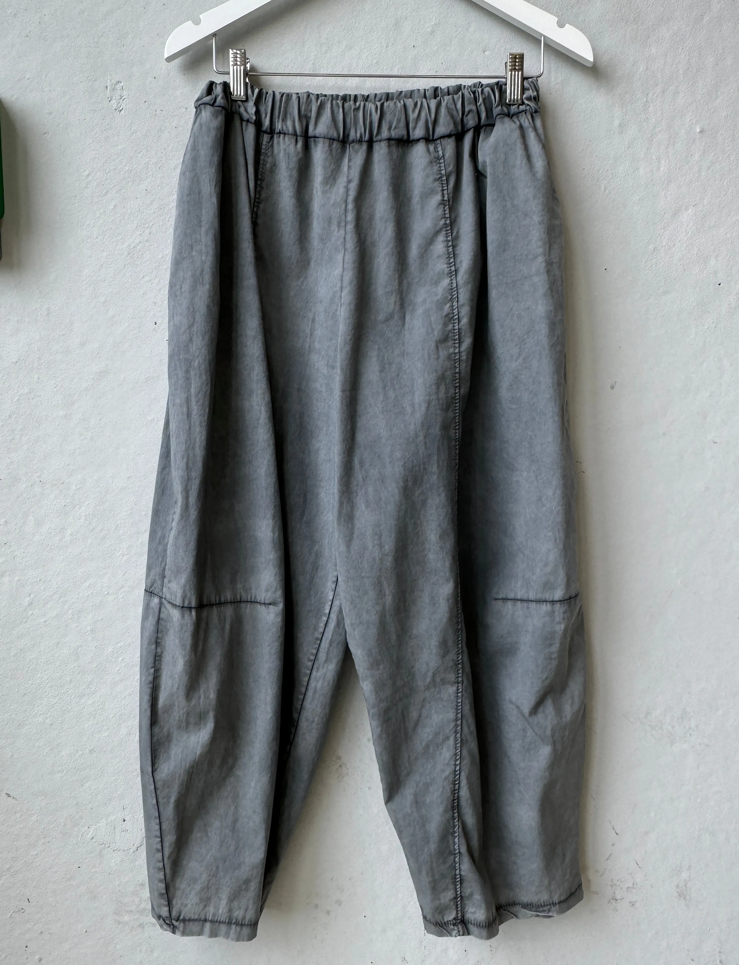 IBIZA TOWN parachute pants CHARCOAL GREY