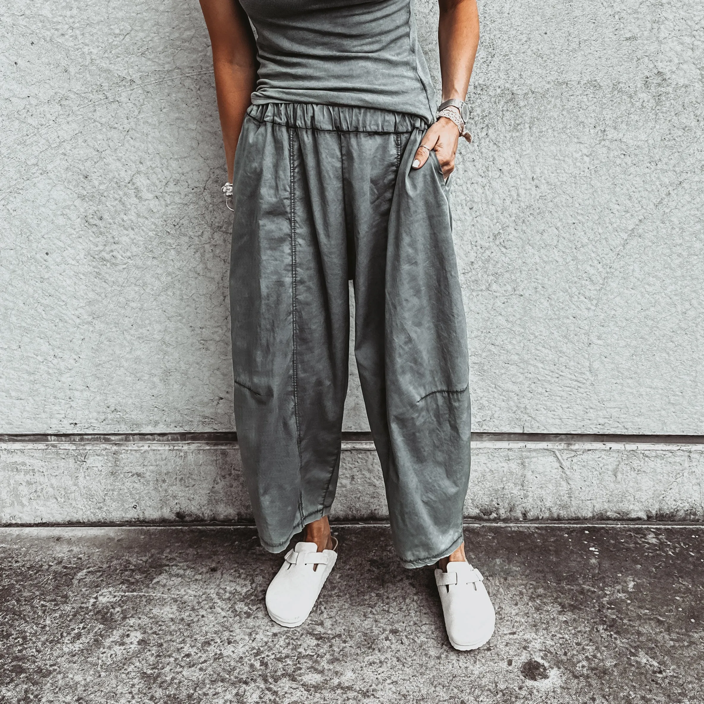 IBIZA TOWN parachute pants CHARCOAL GREY