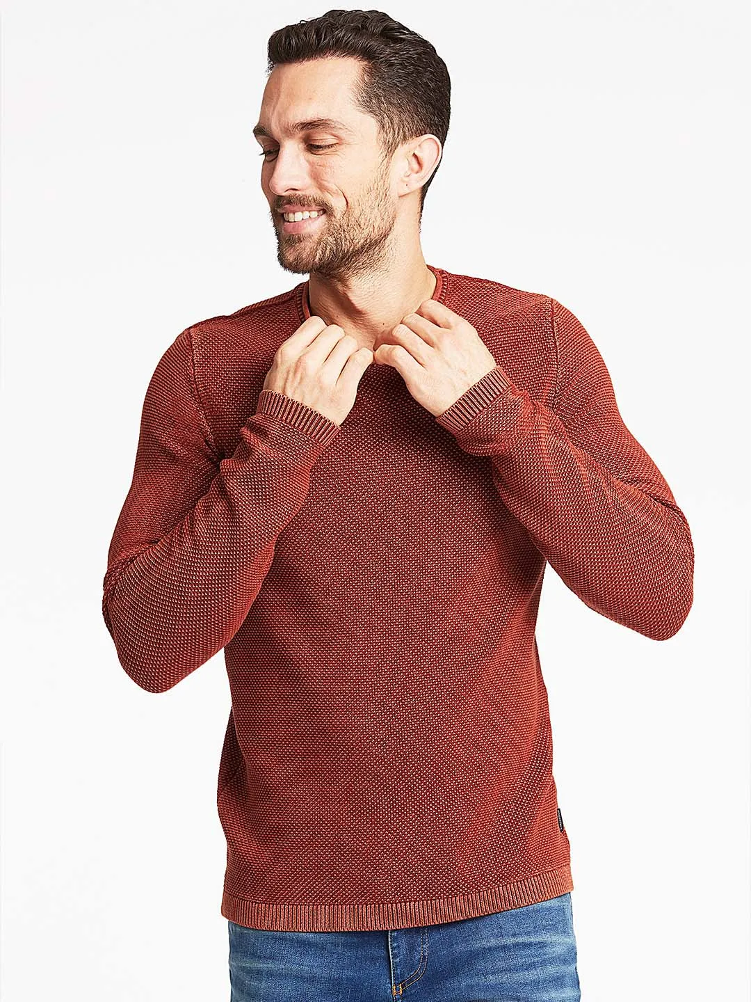 Lindbergh Men Red Solid Sweater