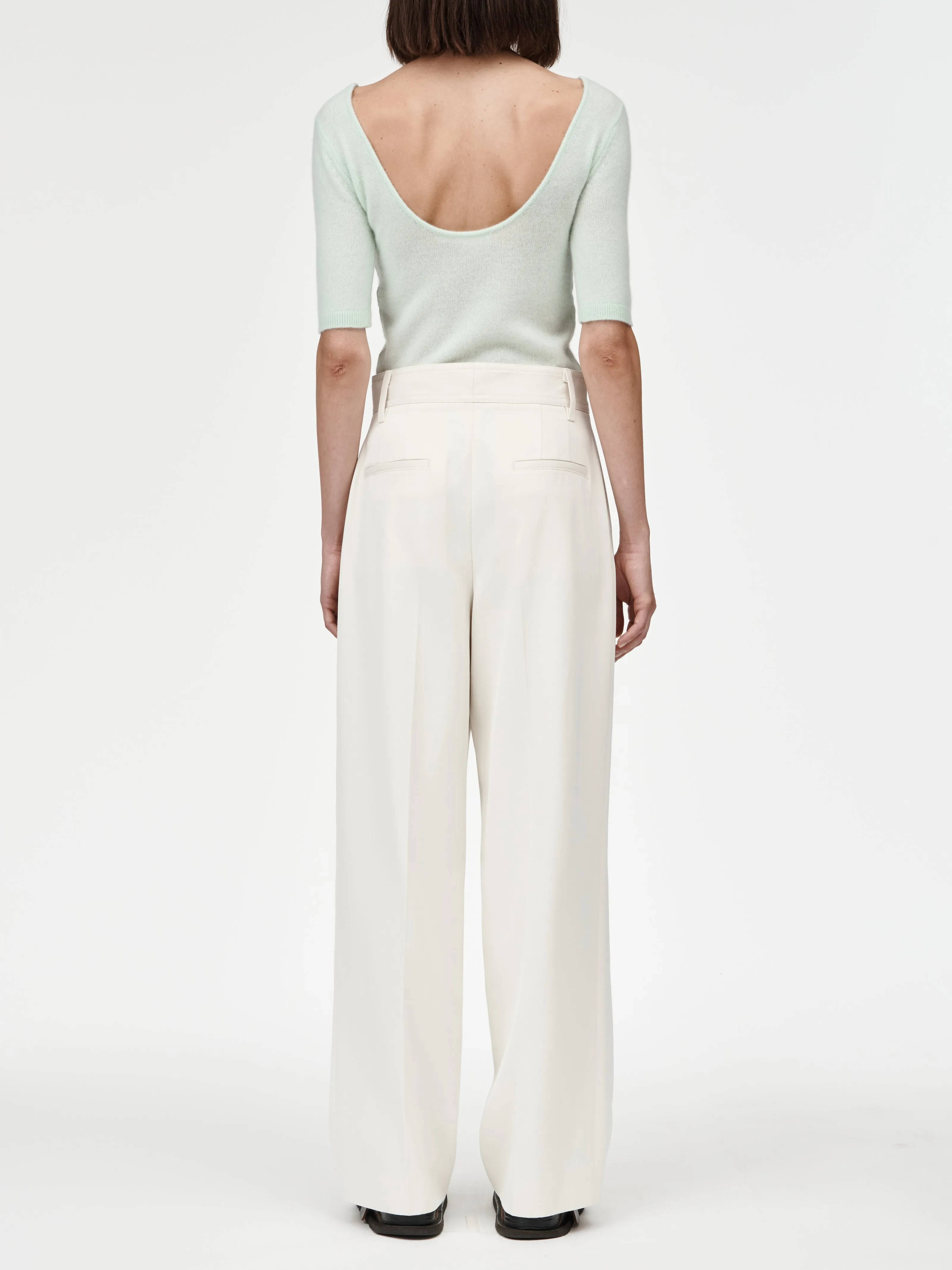 Mid Rise Single Pleat Front Trouser in Ivory