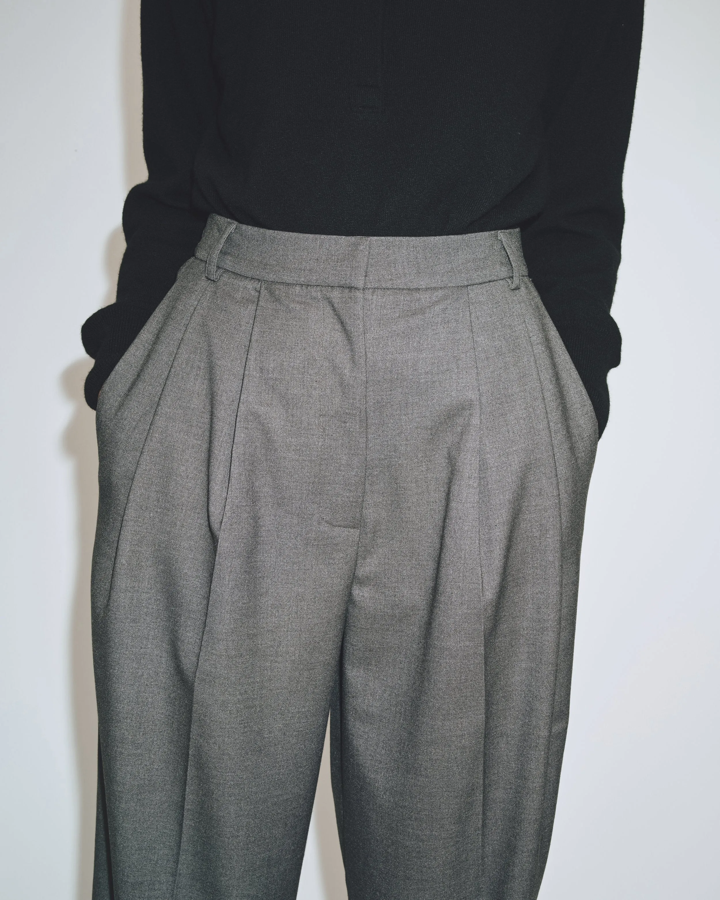 PLEAT FRONT WIDE LEG PANTS