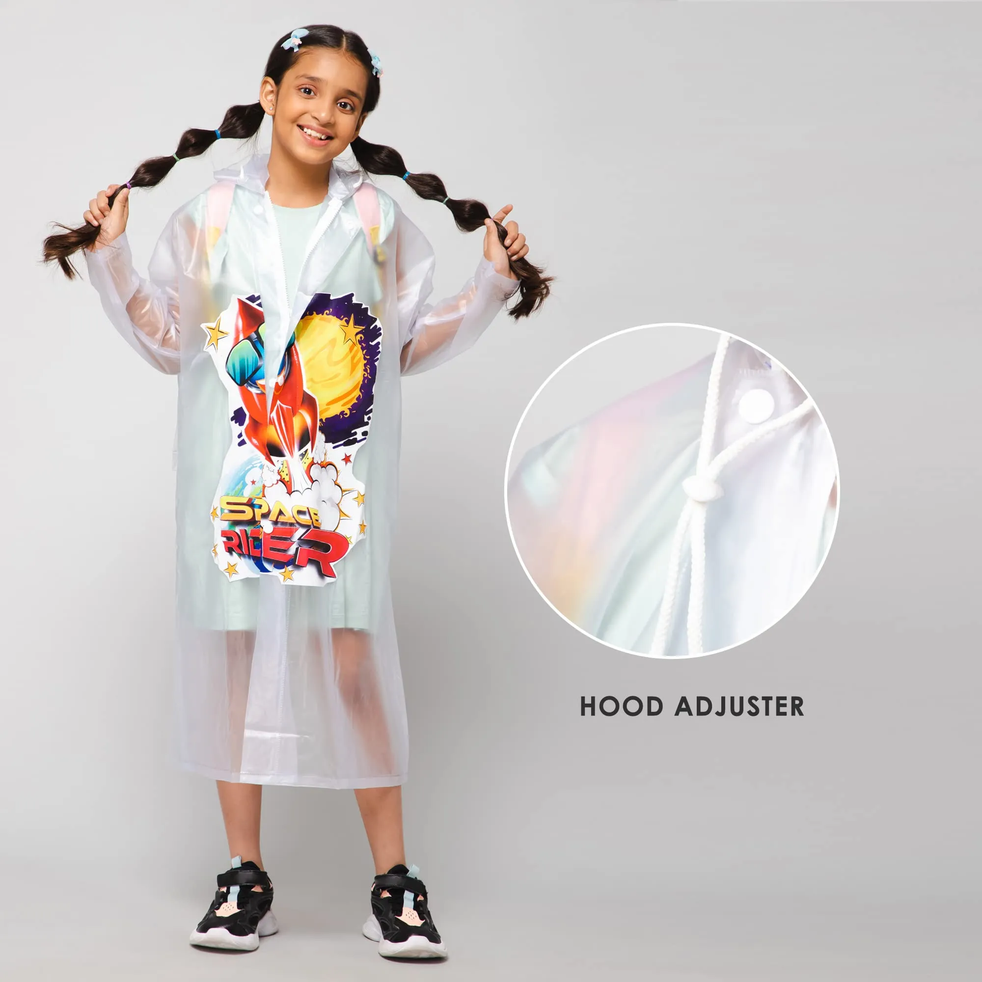 THE CLOWNFISH Toon Caper Series Kids Waterproof PVC Longcoat with Adjustable Hood & Extra Space for Backpack/Schoolbag Holding. Printed Plastic Pouch. Kid Age-3-4 years (Link White-Transparent)