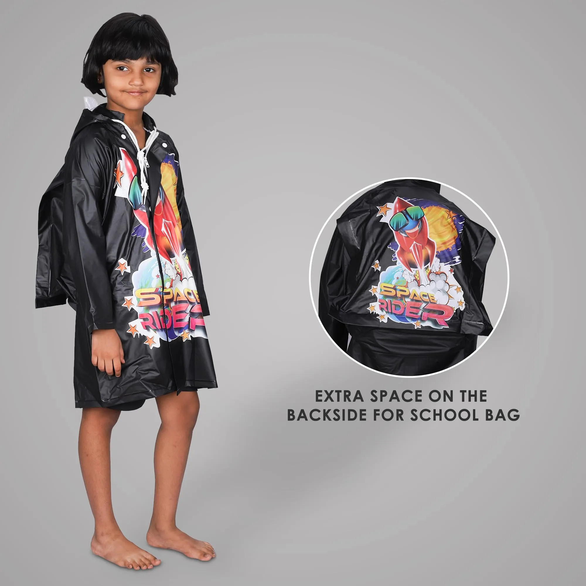 THE CLOWNFISH Toon Caper Series Kids Waterproof PVC Longcoat with Adjustable Hood & Extra Space for Backpack/Schoolbag Holding. Printed Plastic Pouch. Kid Age-4-5 years (Black)