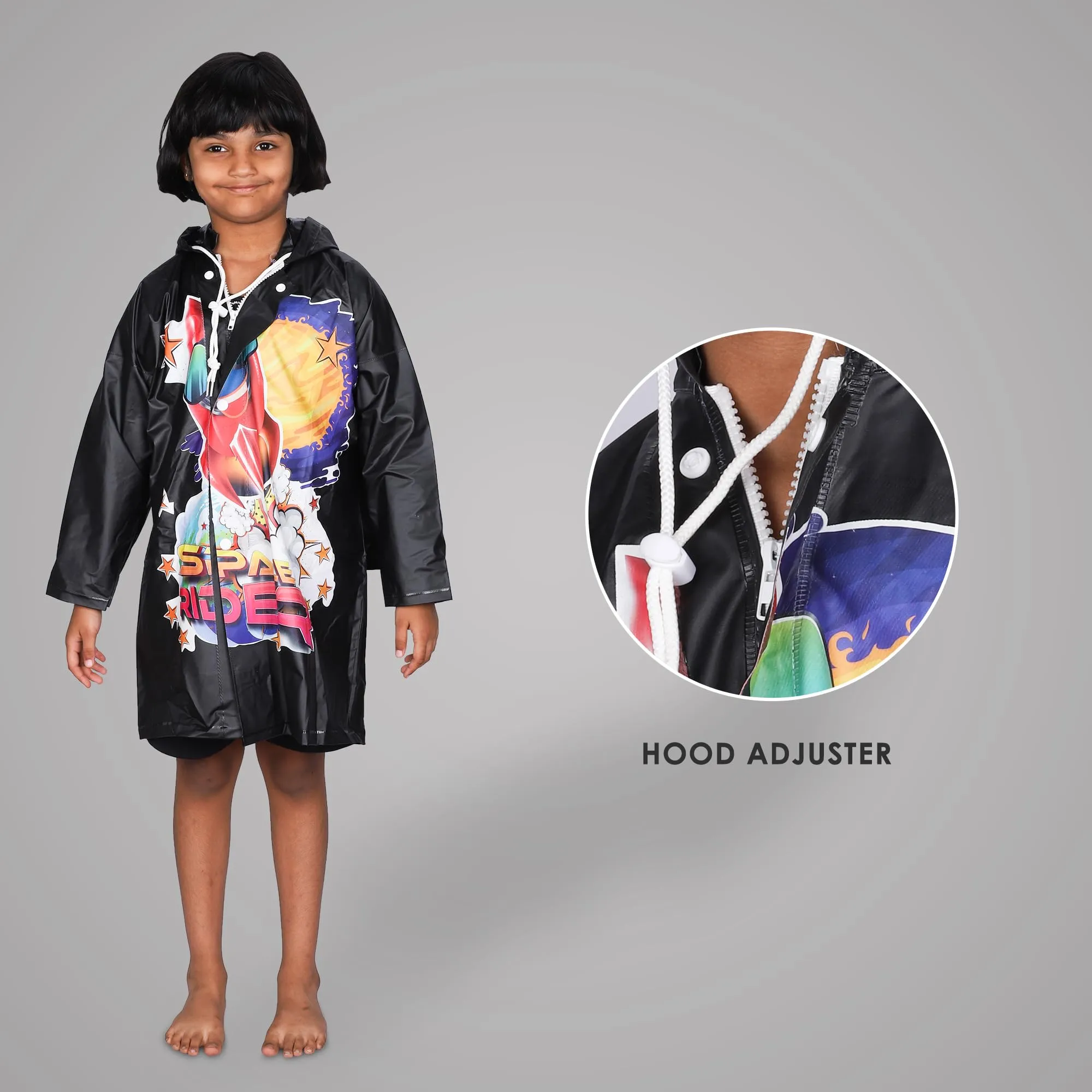 THE CLOWNFISH Toon Caper Series Kids Waterproof PVC Longcoat with Adjustable Hood & Extra Space for Backpack/Schoolbag Holding. Printed Plastic Pouch. Kid Age-4-5 years (Black)