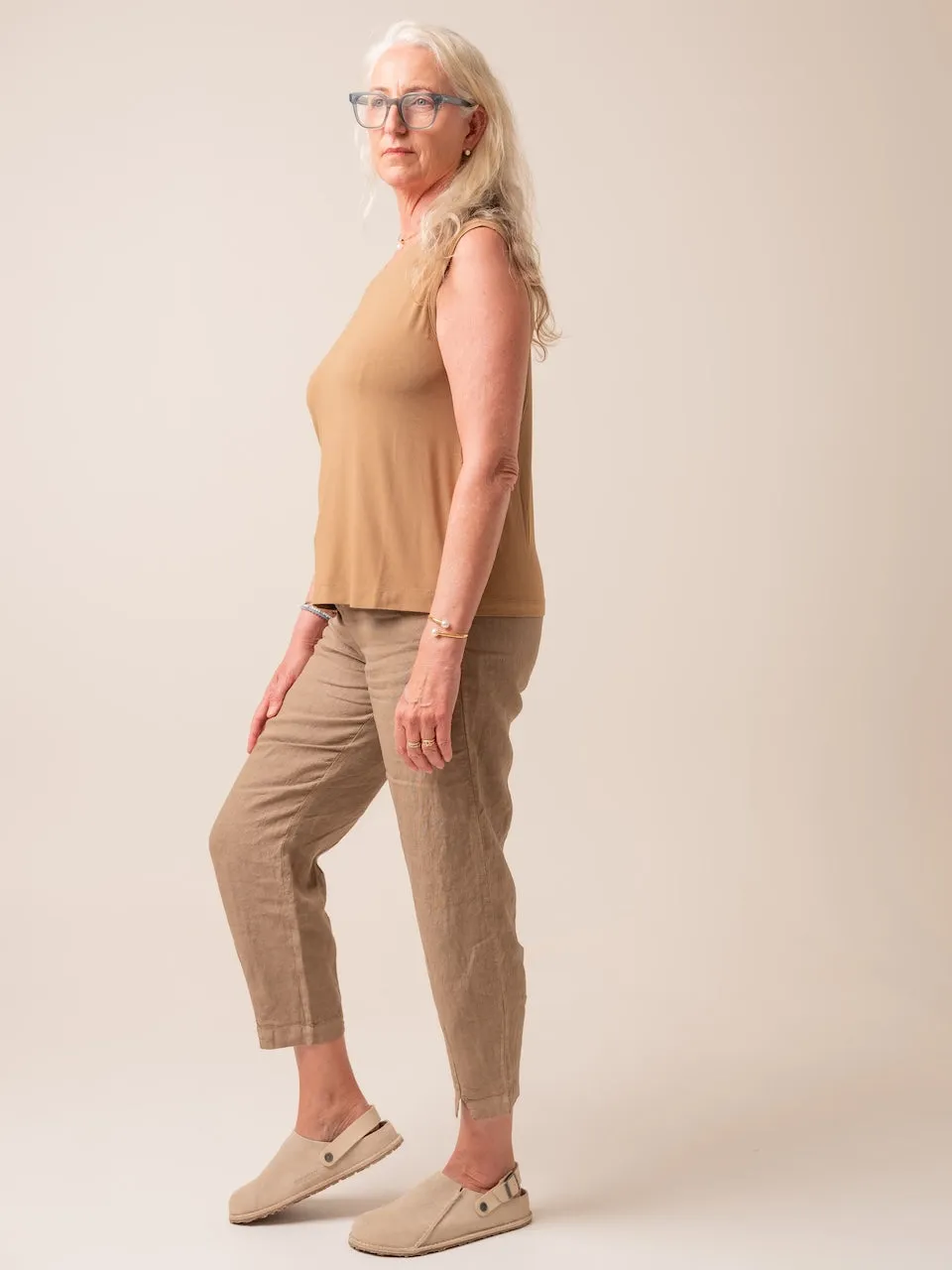 Transit Signature Split Front Linen Trouser in Clay