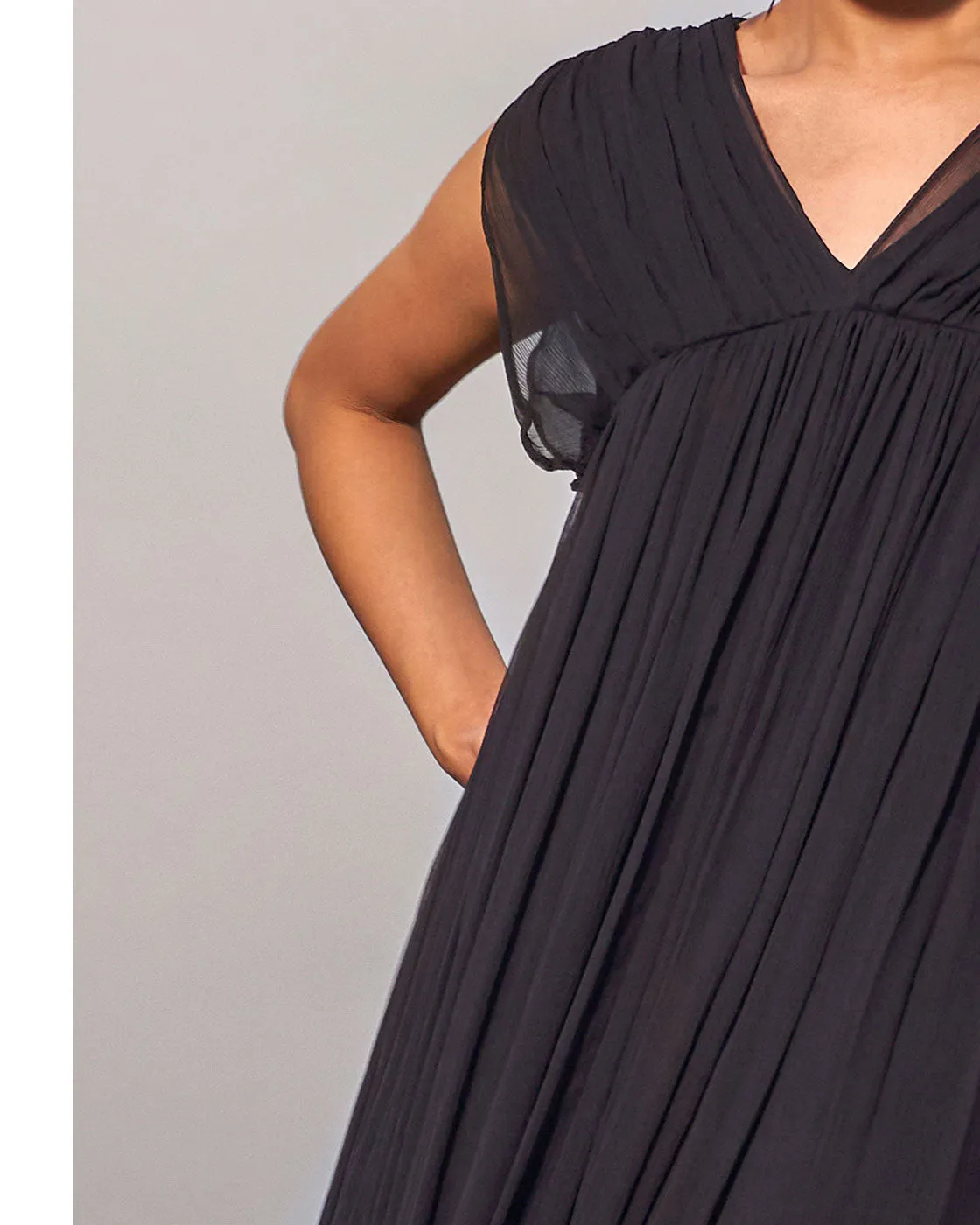 V-NECK PLEATED CHIFFON LONG DRESS