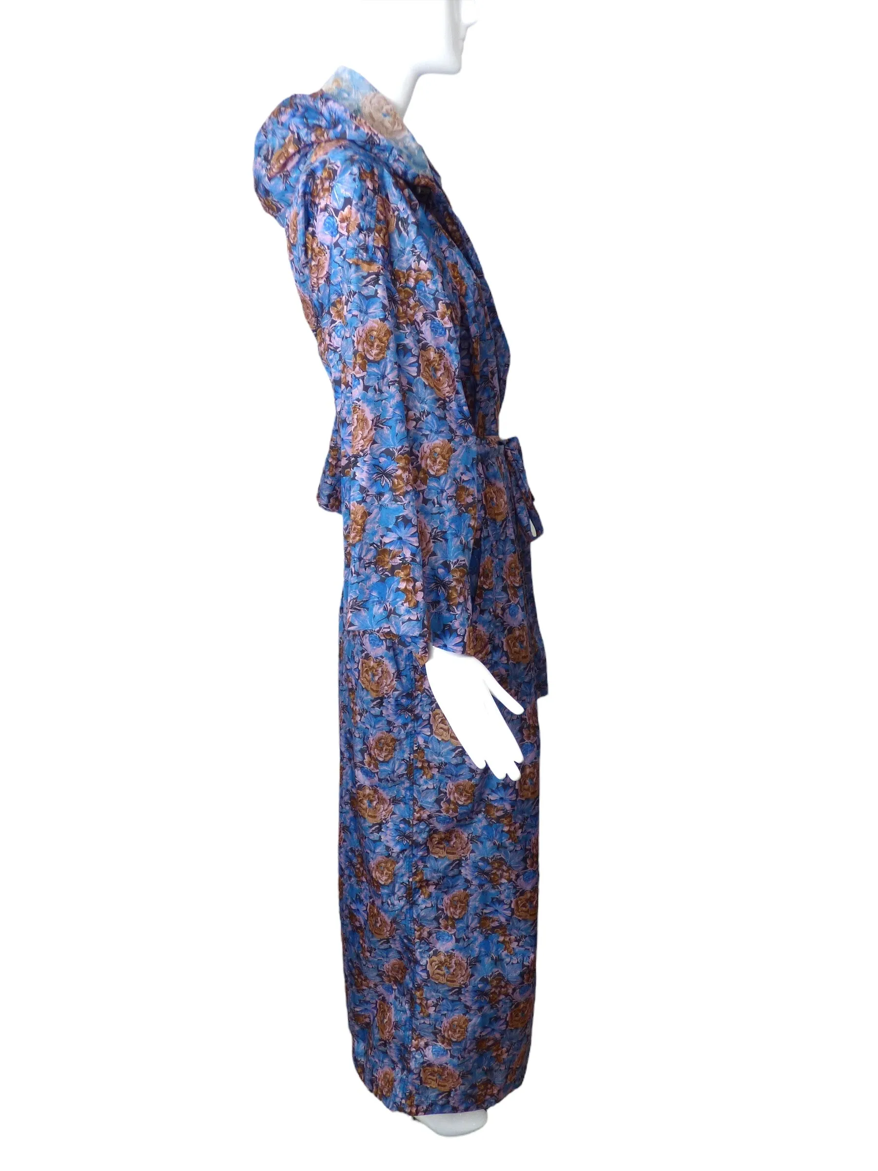 VETEMENTS- NWT 2019 Floral Printed Kimono Raincoat, One Size